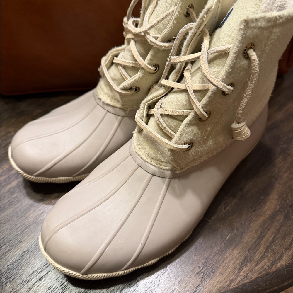 Sperry Cream and Tan Lace-Up  Boots